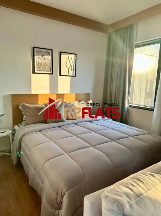 Foto do imóvel - Flat à venda mobiliado com 1 quarto, 1 suíte, 1 banheiro e 1 vaga na garagem próximo à Estação.