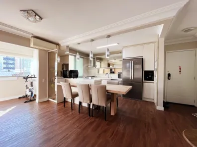 Apartamento com 3 Quartos à venda, 90m² no Centro, Florianópolis