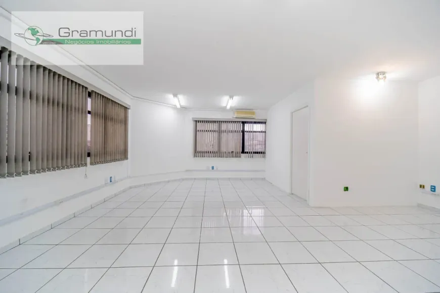 Foto do imóvel - Sala/Conjunto/Escritório à venda com 1 quarto, 55 m², 2 banheiros e 1 vaga próximo ao Metrô.