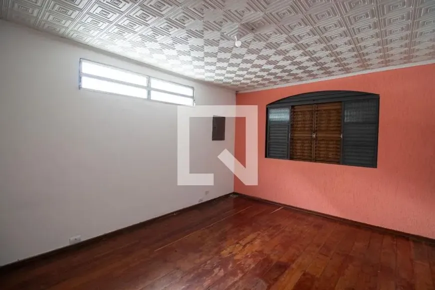 Foto do imóvel - Casa à venda com 3 quartos, 2 suítes, 200 m², 2 banheiros e próxima ao Metrô São Paulo –.