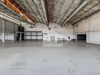 Galpão / Depósito / Armazém para venda ou aluguel, 2942m² no Centro, Diadema