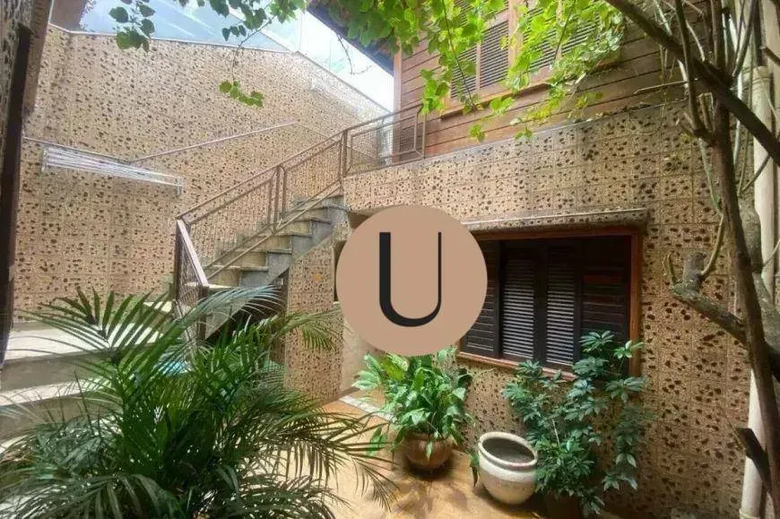 Foto do imóvel - Casa à venda com 4 quartos, 1 suíte, 171 m², 4 banheiros e 2 vagas na garagem em