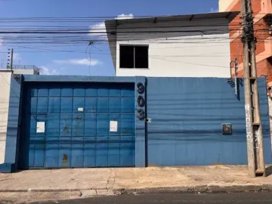 Prédio Inteiro para alugar, 237m² no Centro, Teresina