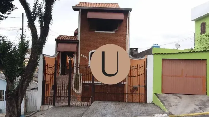 Foto do imóvel - Casa à venda com 3 quartos, 1 suíte, 211 m², 3 banheiros e 5 vagas na garagem em