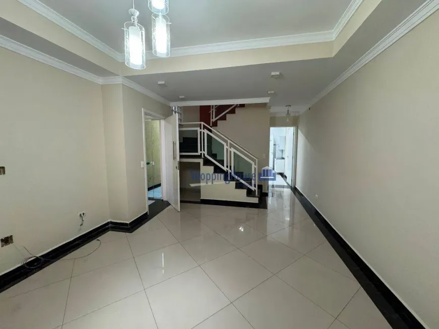 Foto do imóvel - Sobrado para alugar com 3 quartos, 3 suítes, 122 m², 4 banheiros e 4 vagas perto da Estação.