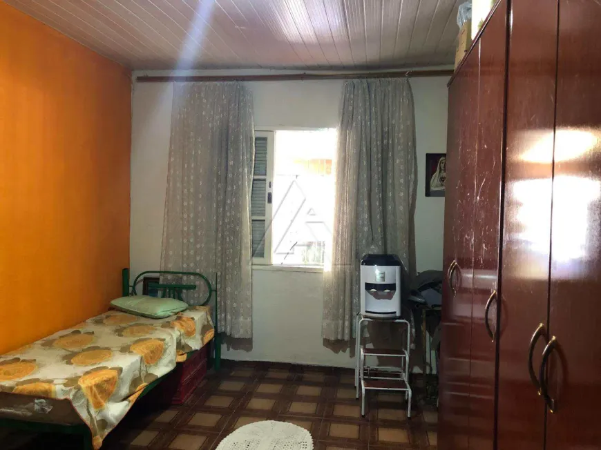 Foto do imóvel - Casa à venda com 3 quartos, 2 banheiros e 2 vagas na garagem em