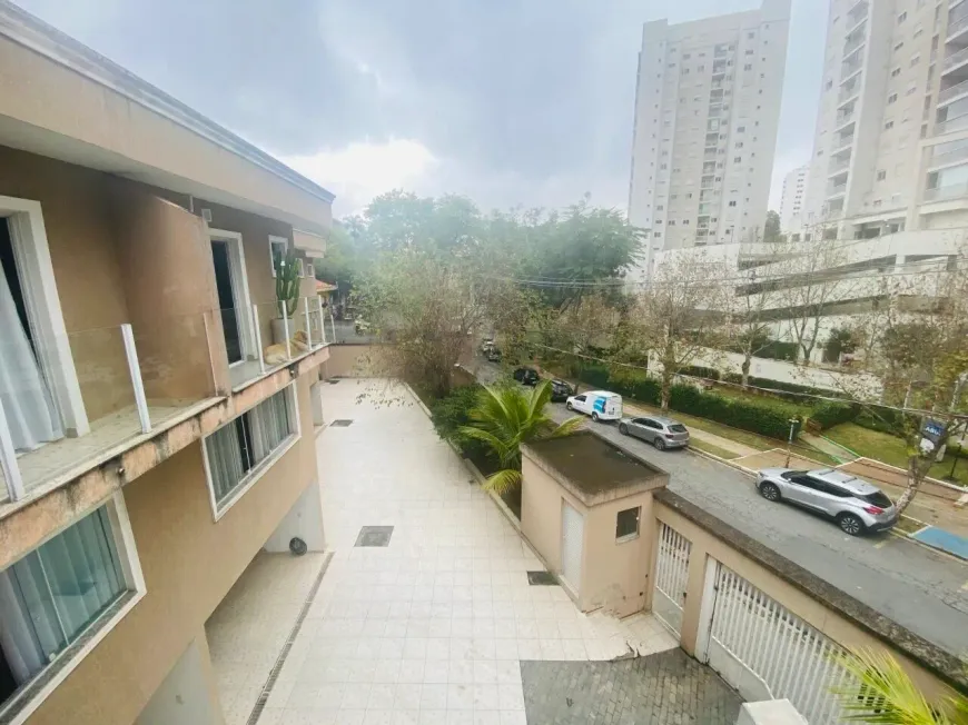 Foto do imóvel - Sobrado à venda com 3 quartos, 3 suítes, 200 m², 4 banheiros e 4 vagas na garagem em