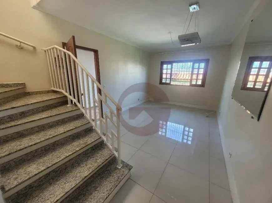 Foto do imóvel - Sobrado à venda com 3 quartos, 1 suíte, 150 m², 3 banheiros e 4 vagas na garagem em