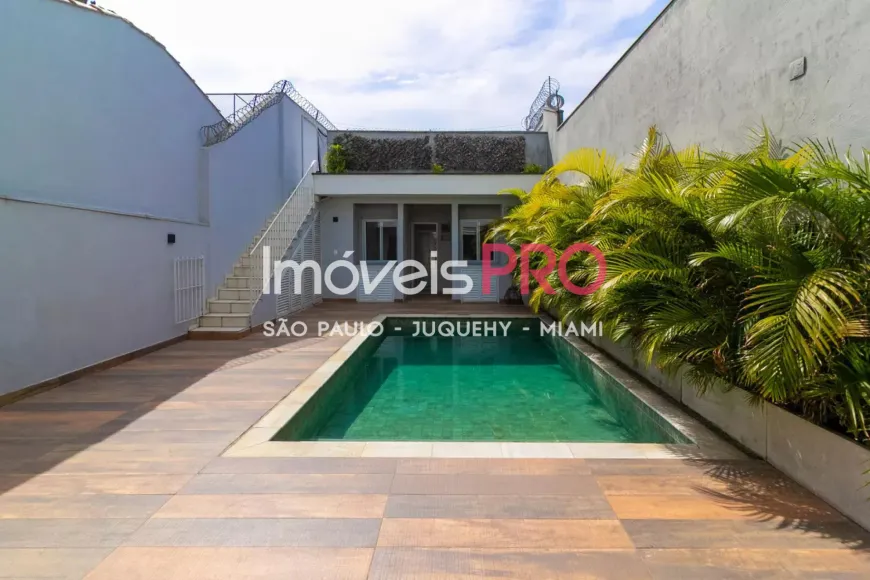 Foto do imóvel - Sobrado à venda com 4 quartos, 2 suítes, 6 banheiros, 262 m² e 4 vagas na garagem próximo ao.