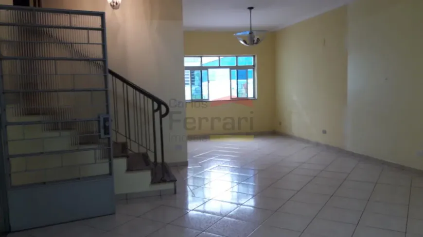 Foto do imóvel - Sobrado à venda com 3 quartos, 1 suíte, 370 m², 4 banheiros e 2 vagas na garagem em
