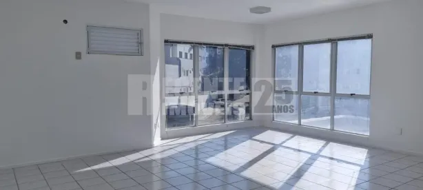 Conjunto Comercial / Sala à venda, 34m² no Trindade, Florianópolis