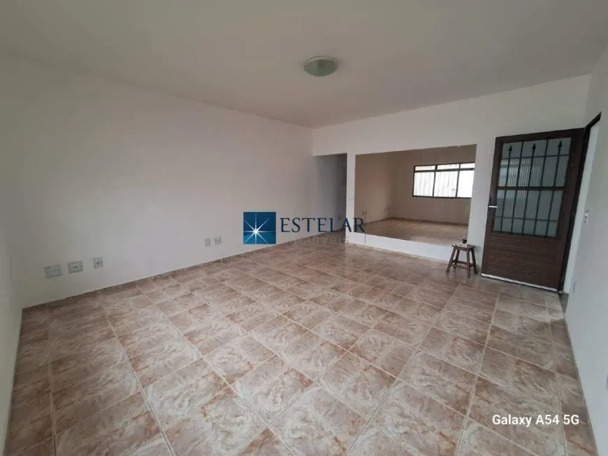 Foto do imóvel - Casa para alugar com 3 quartos, 1 suíte, 100 m², 2 banheiros e 3 vagas na garagem em