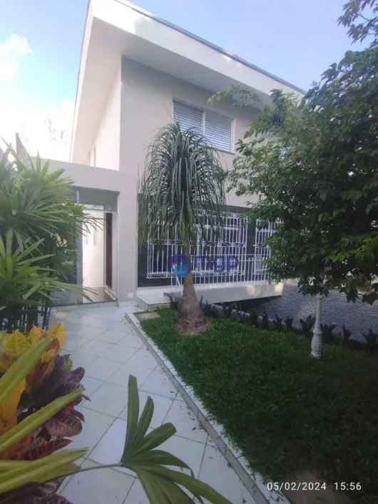 Foto do imóvel - Sobrado à venda com 5 quartos, 5 suítes, 600 m², 5 banheiros e 5 vagas na garagem em