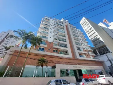 Apartamento com 2 Quartos para alugar, 88m² no Centro, Florianópolis