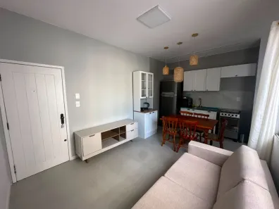 Apartamento com 3 Quartos para alugar, 66m² no Centro, Florianópolis