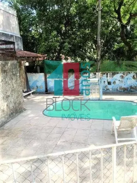 Foto do imóvel - Casa à venda com 3 quartos, 1 suíte, 3 banheiros e 3 vagas na garagem em