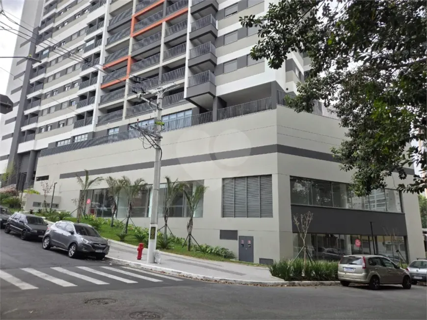 Foto do imóvel - Ponto comercial/loja/box disponível para locação com 890 m², 6 banheiros e 7 vagas na garagem.