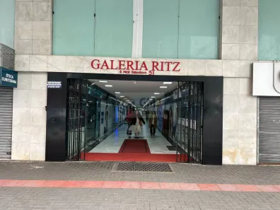 Conjunto Comercial / Sala à venda, 71m² no Centro, Curitiba