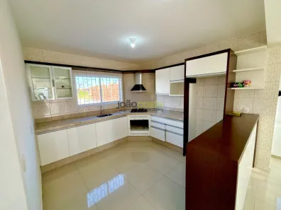 Sobrado com 2 Quartos para alugar, 700m² no Centro, Palhoça