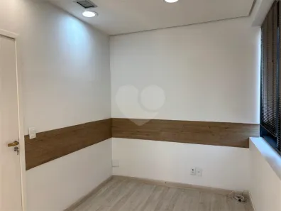 Conjunto Comercial / Sala à venda, 32m² no Cidade Monções, São Paulo