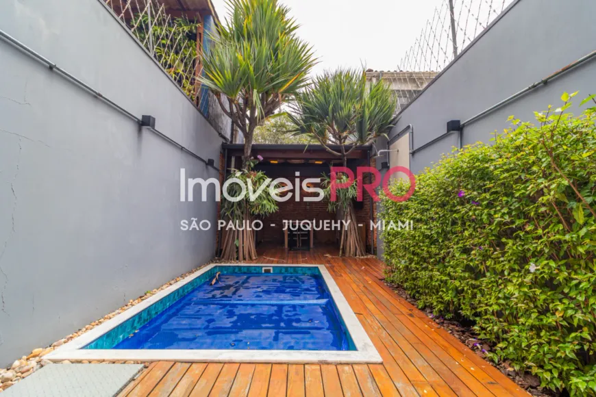 Foto do imóvel - Casa para alugar com 2 quartos, 2 suítes, 3 banheiros, 140 m² e piscina no condomínio em