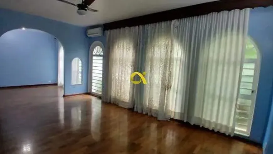 Foto do imóvel - Casa para alugar com 296 m², 3 quartos, 2 banheiros, 4 vagas