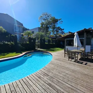 Casa com 4 Quartos à venda, 124m² no Duchas, Petrópolis