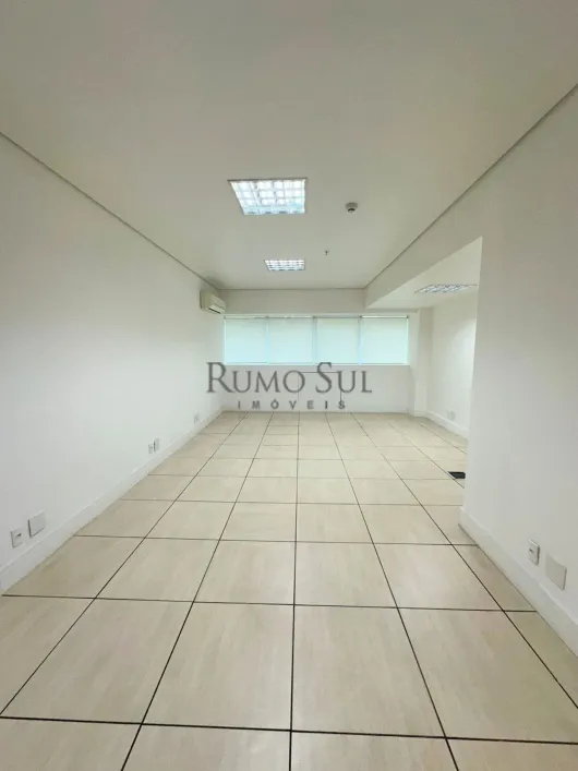 Foto do imóvel - Sala/Conjunto/Escritório à venda com 44 m², 2 banheiros, 1 vaga na garagem e ar-condicionado em