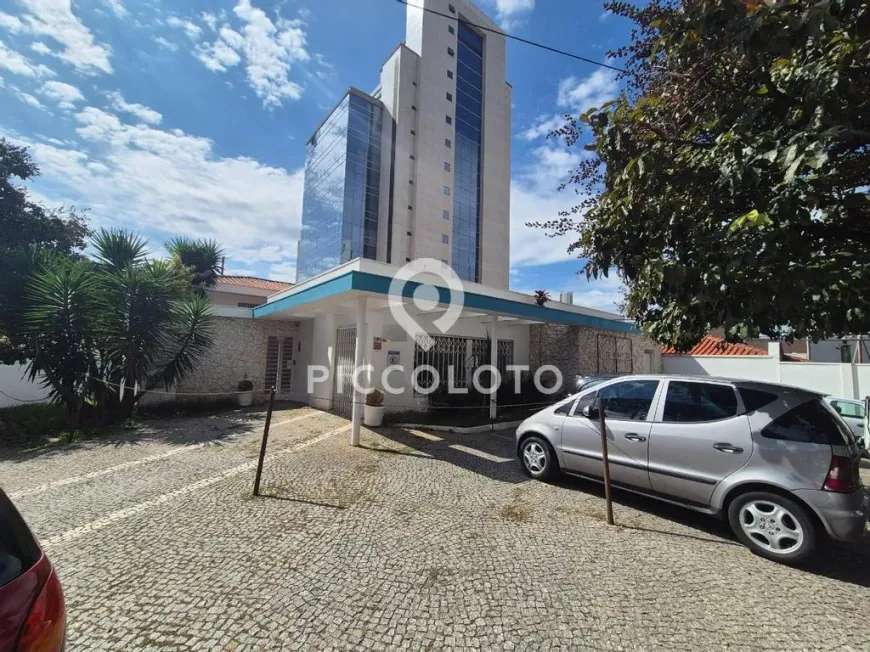 Foto do imóvel - Sobrado para alugar com 9 quartos, 3 banheiros, 10 vagas na garagem, ar-condicionado e armários.