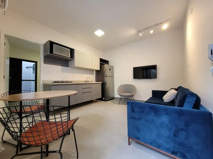 Foto do imóvel - Apartamento mobiliado com varanda, 1 quarto, 1 suíte, 1 banheiro, 38 m² disponível para aluguel.