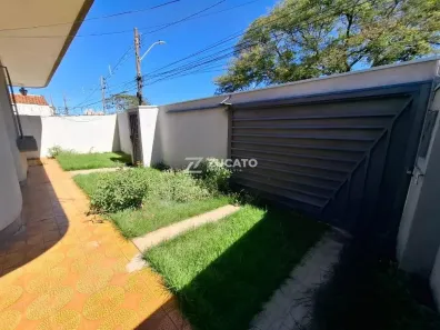 Casa com 3 Quartos à venda, 247m² no Santa Marta, Uberaba