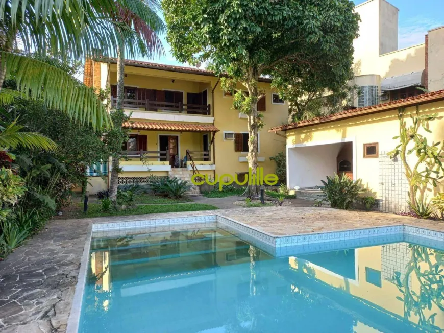 Foto do imóvel - Casa de condomínio à venda com 5 quartos, 4 suítes, 284 m², 7 banheiros e 5 vagas na garagem em