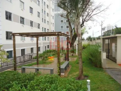 Apartamento com 2 Quartos para alugar, 46m² no Vila Bosque, Maringá