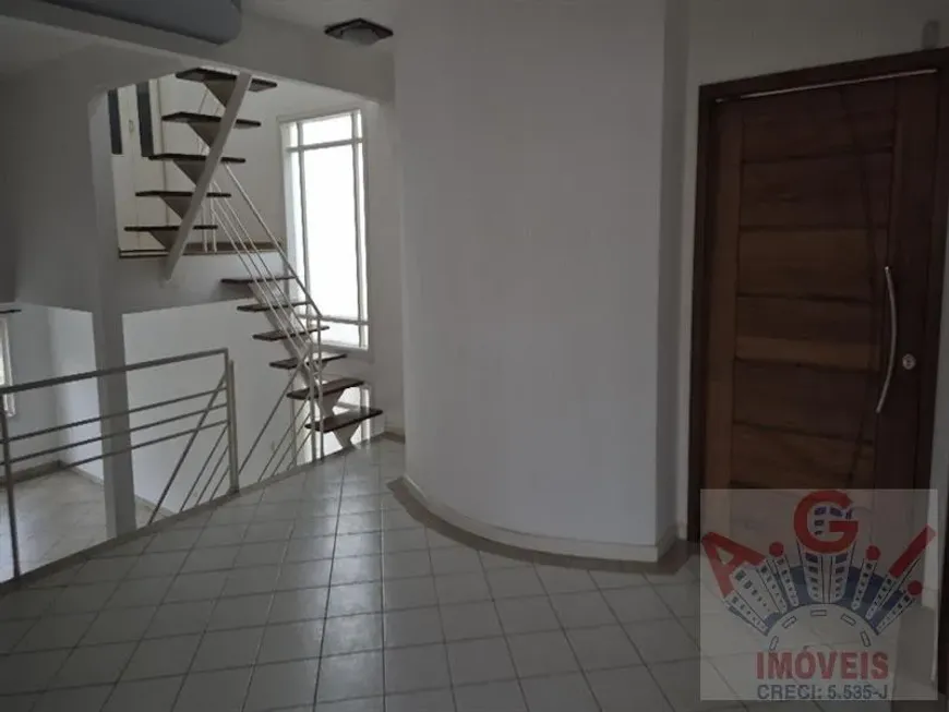Foto do imóvel - Sobrado para alugar com 3 quartos, 3 suítes, 301 m², 5 banheiros e 7 vagas na garagem em