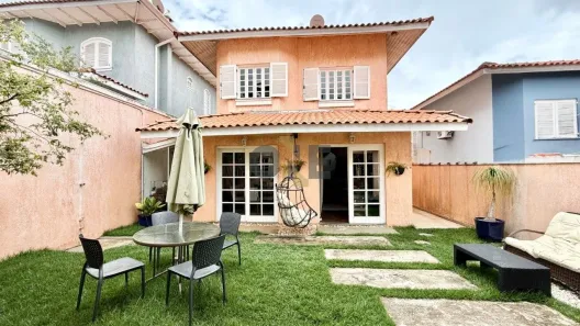 Casa de Condomínio com 3 Quartos à venda, 255m² no Jardim Lambreta, Cotia