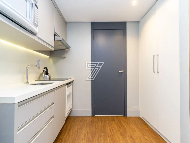 FLAT (com quarto separado) mobiliado e decorado, andar alto, face oeste, Batel, com 36m² privativos! - foto 8