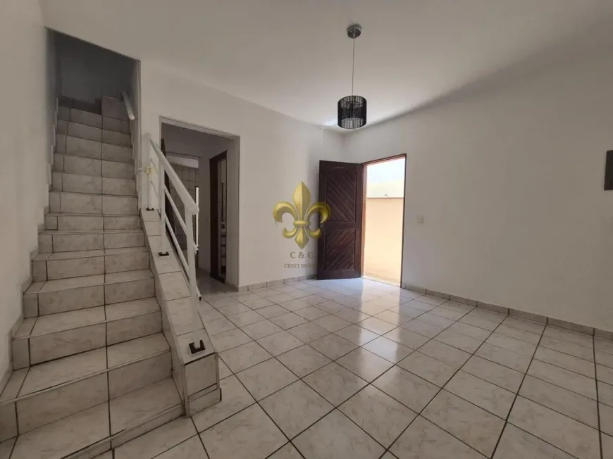 Foto do imóvel - Sobrado para alugar com 2 quartos, 2 banheiros, 1 vaga na garagem e 120 m² em