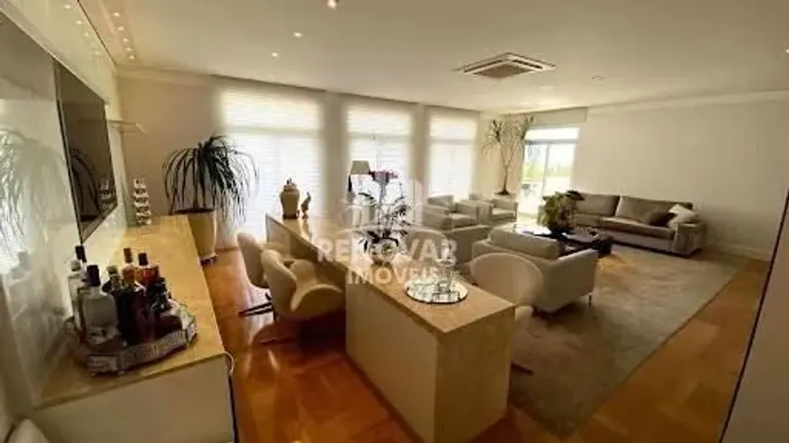 Foto do imóvel - Apartamento para alugar com 4 quartos, 4 suítes, 245 m², 6 a 7 banheiros e 4 vagas mobiliado em