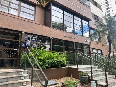 Apartamento com 3 Quartos para alugar, 77m² no Centro, Londrina