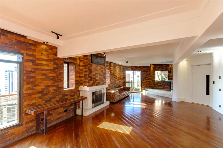 Foto do imóvel - Apartamento para alugar com 3 quartos, 3 suítes, 5 banheiros e 3 vagas na garagem em