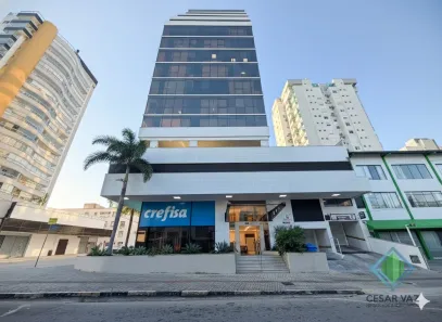 Conjunto Comercial / Sala à venda, 30m² no Estreito, Florianópolis
