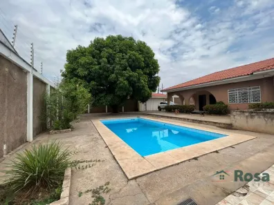 Casa com 5 Quartos para alugar, 238m² no Cidade Alta, Cuiabá