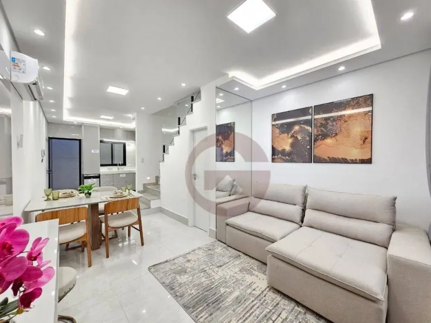 Foto do imóvel - Sobrado à venda com 4 quartos, 3 suítes, 160 m², 4 banheiros e 2 vagas próximo ao Metrô Chácara.
