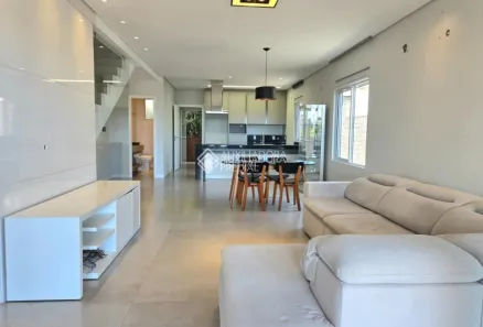 Casa com 4 Quartos para alugar, 320m² no Centro, Florianópolis