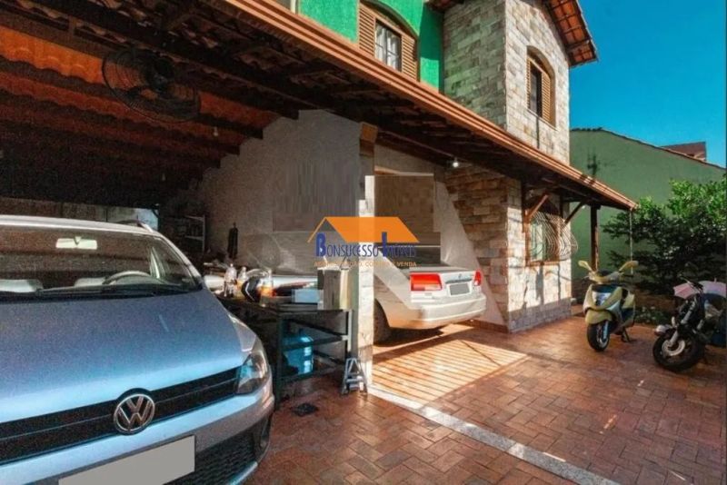 Casa com 3 quartos — Fernão Dias, Belo Horizonte