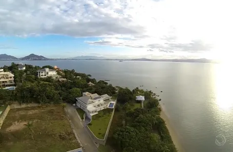 Terreno / Lote Comercial à venda, 631m² no Cacupé, Florianópolis