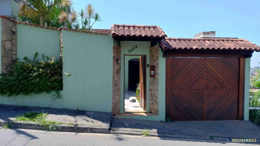Foto do imóvel - Casa para alugar com 4 quartos, 3 suítes, 388 m², 5 banheiros e 6 vagas na garagem em