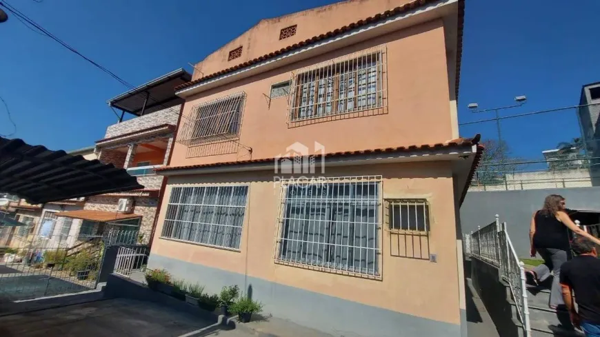 Foto do imóvel - Casa à venda com 3 quartos, 2 banheiros, 180 m², 2 vagas, mobiliada, perto da Estação Duque De.