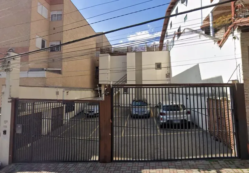 Foto do imóvel - Casa à venda com 3 quartos, 1 suíte, 1 banheiro e churrasqueira no condomínio próximo ao Metrô.