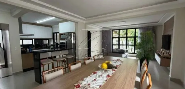 Casa com 3 Quartos para alugar, 190m² no Centro, Piracicaba